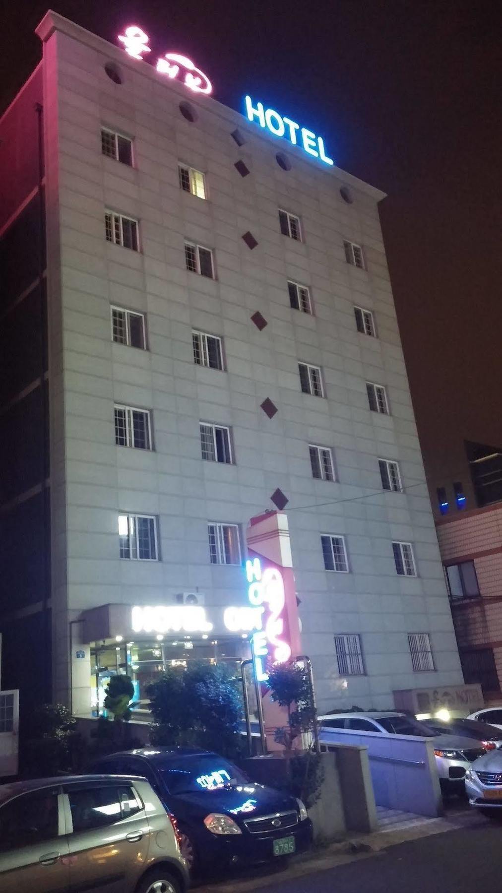 J-One Hotel Jeju Exterior photo